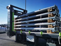 Metal pipe loading