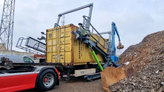 Hydraulic Container Tilter