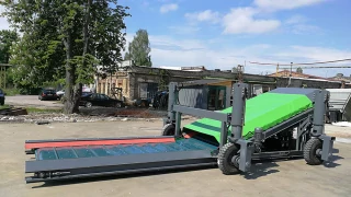 Hopper wagon unloading